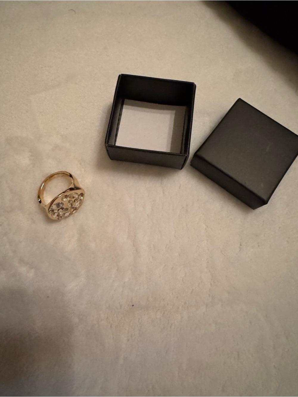 Avon Gold-Tone Clear Crystal Cluster Ring - Picture 5 of 5